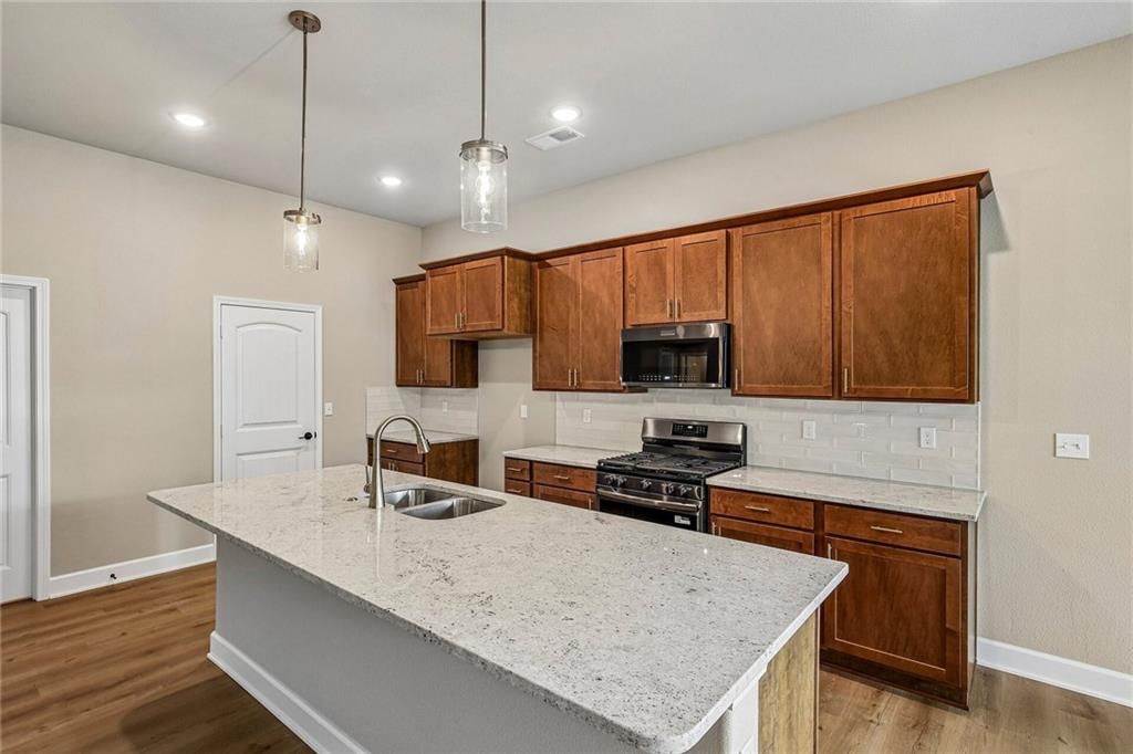 1644 N 157th Lane — photo 9