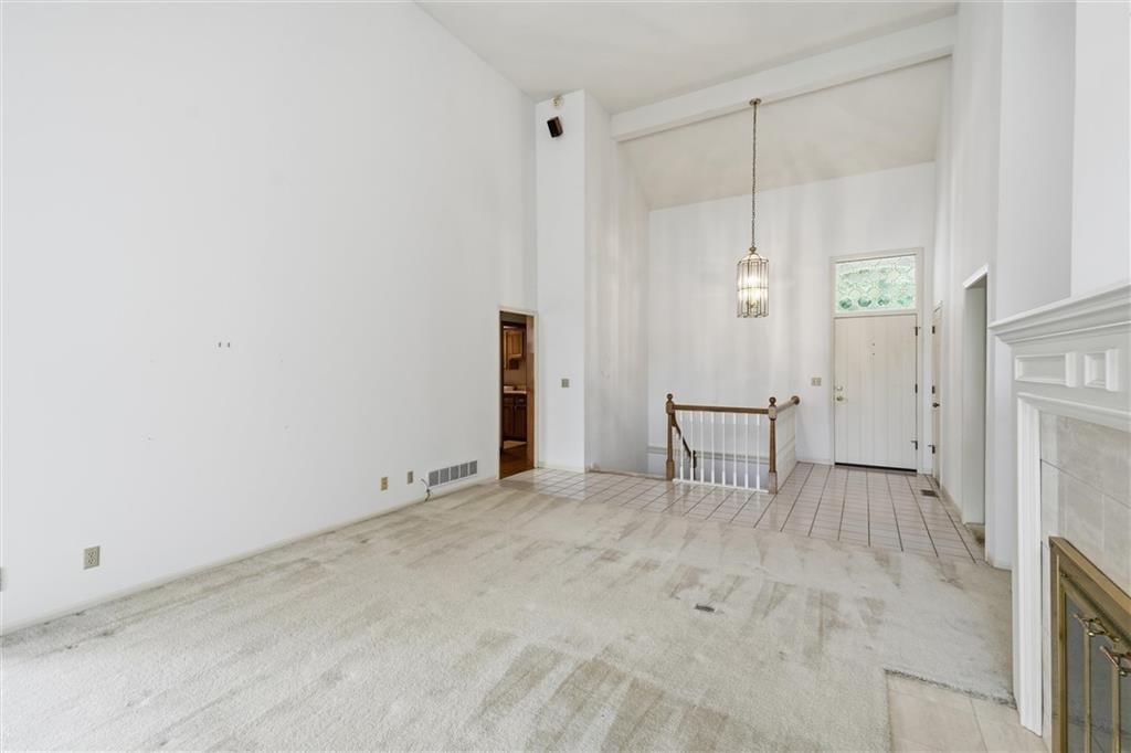 12018 Farley Street — photo 8
