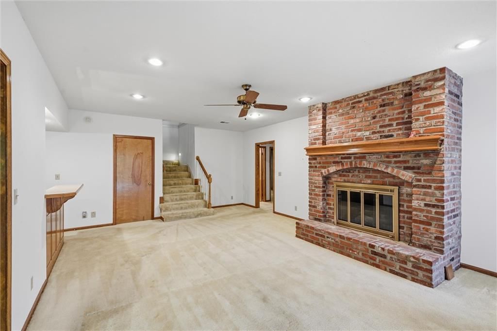 12018 Farley Street — photo 26