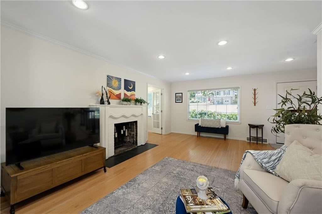 5629 Oak Street — photo 6