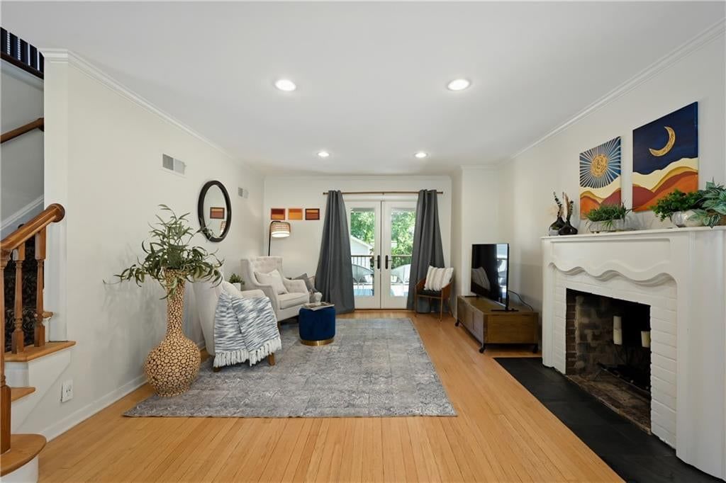 5629 Oak Street — photo 7