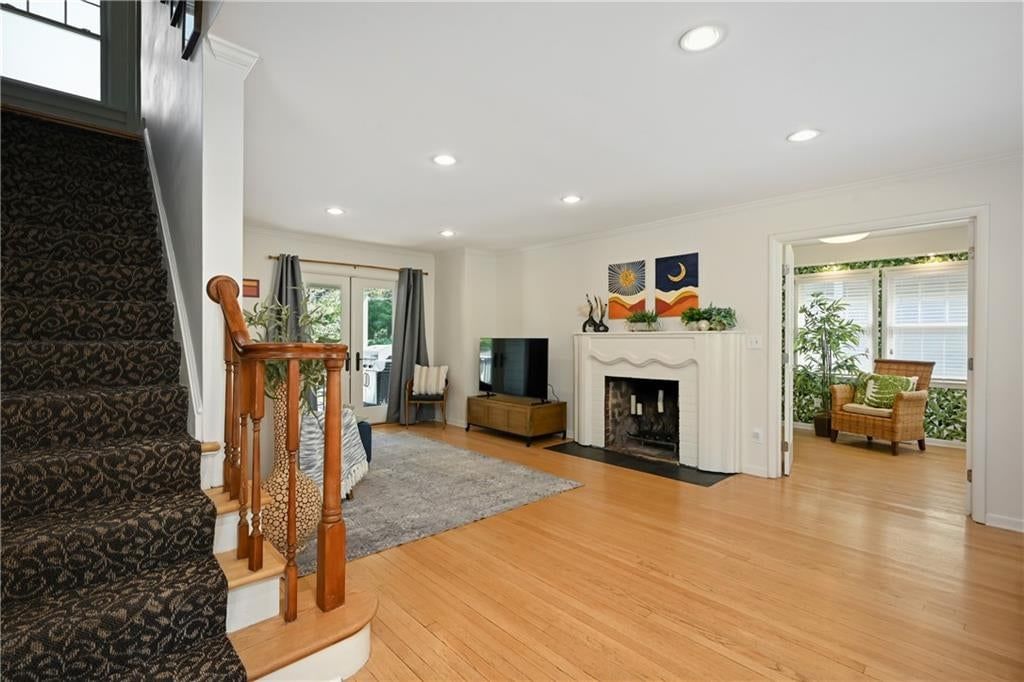 5629 Oak Street — photo 8