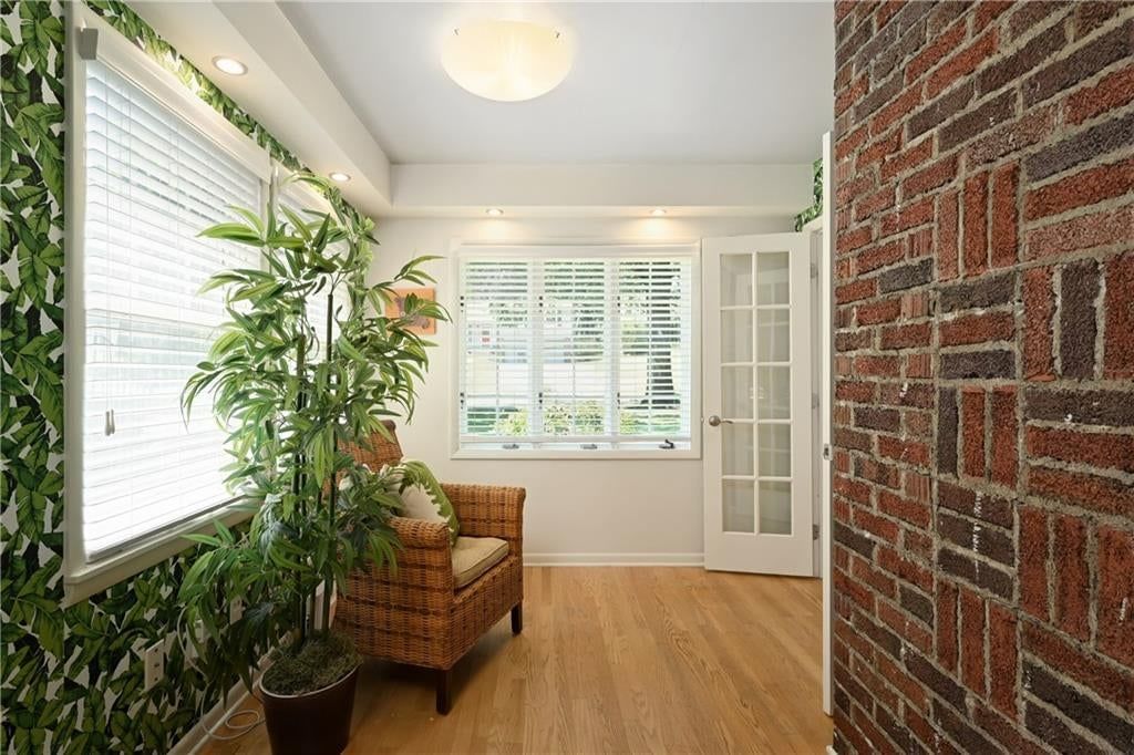 5629 Oak Street — photo 10