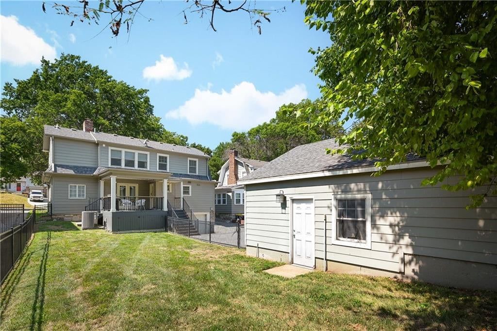 5629 Oak Street — photo 31
