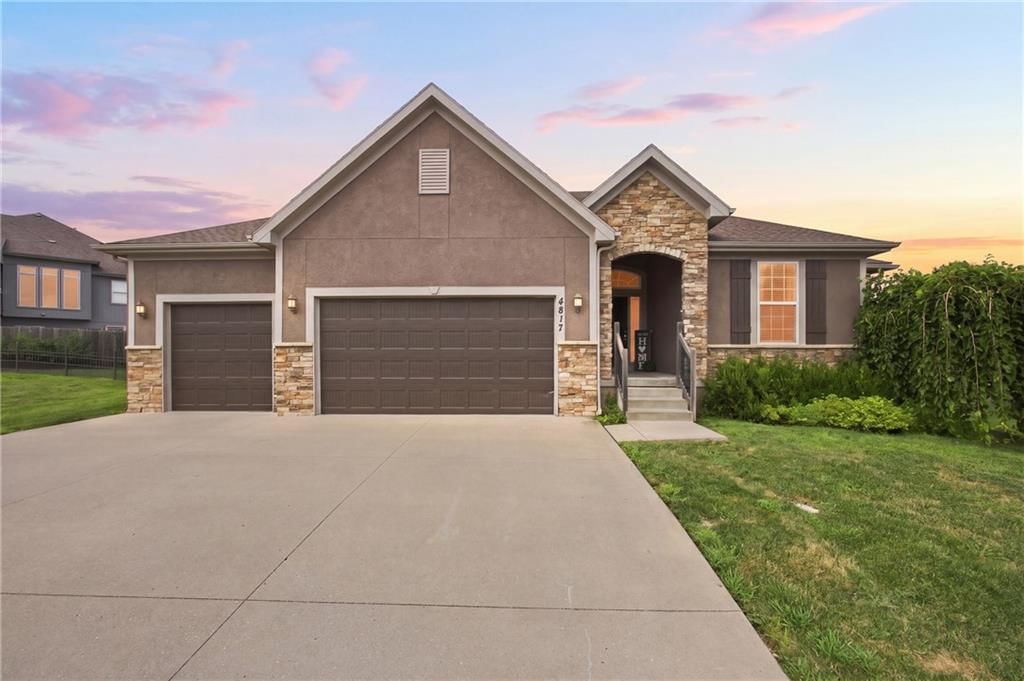 4817 SW Marguerite Street, Blue Springs, MO