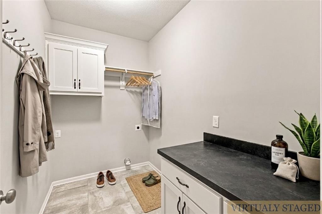 Photo 24 of 74 - 4817 SW Marguerite Street, Blue Springs, MO 64015