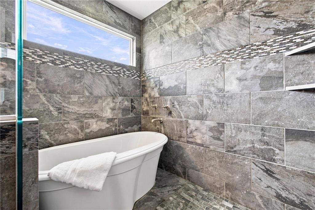 Photo 40 of 74 - 4817 SW Marguerite Street, Blue Springs, MO 64015