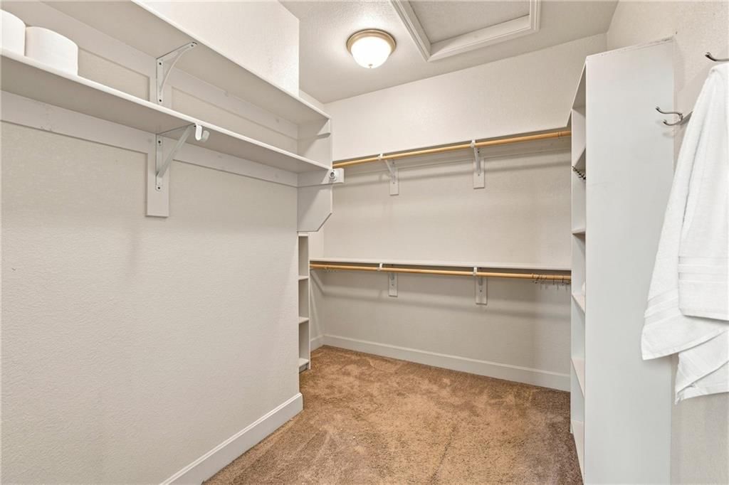 Photo 43 of 74 - 4817 SW Marguerite Street, Blue Springs, MO 64015