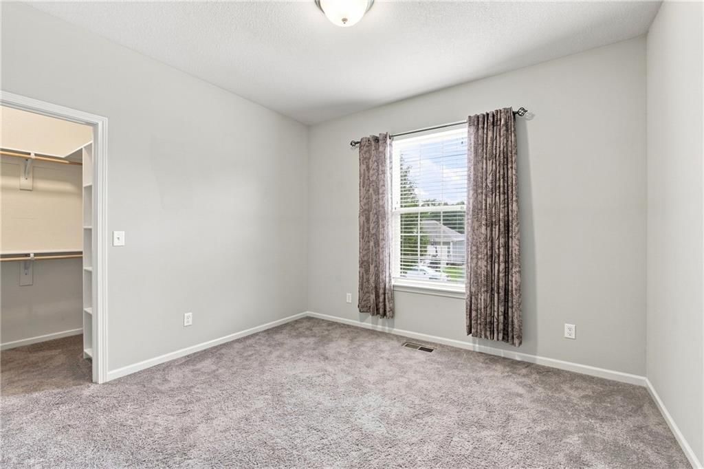 Photo 45 of 74 - 4817 SW Marguerite Street, Blue Springs, MO 64015