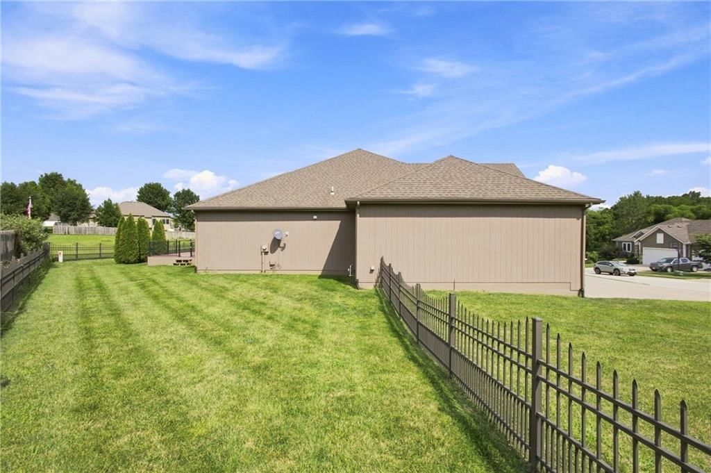 Photo 71 of 74 - 4817 SW Marguerite Street, Blue Springs, MO 64015