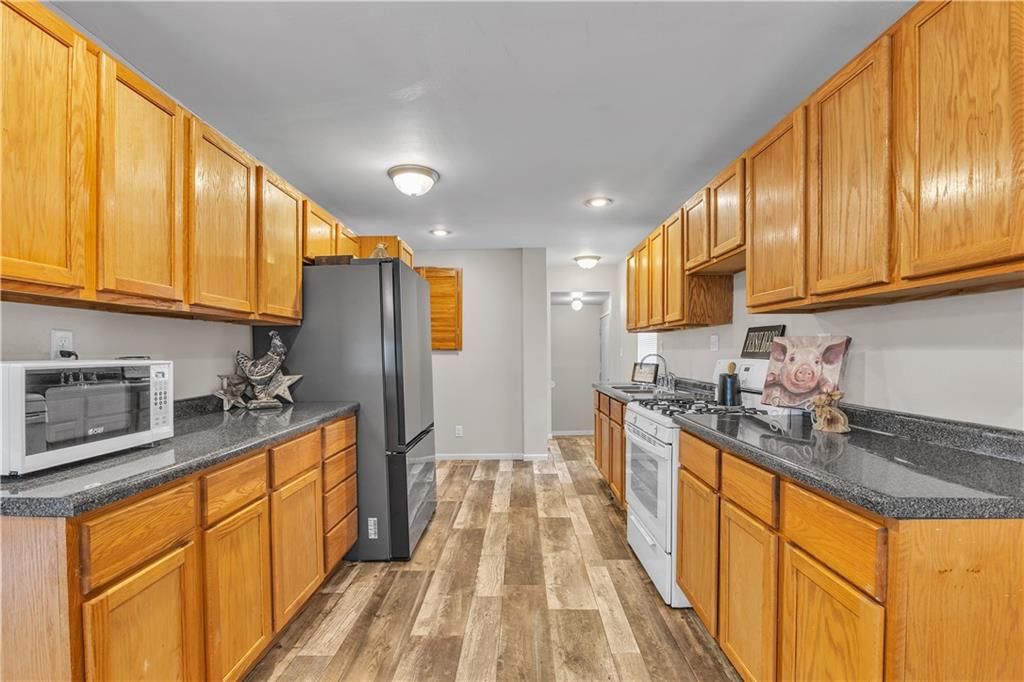 122 W Walnut Street — photo 8