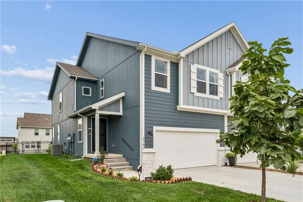 3743 SW Clayton Place, Lee's Summit, MO