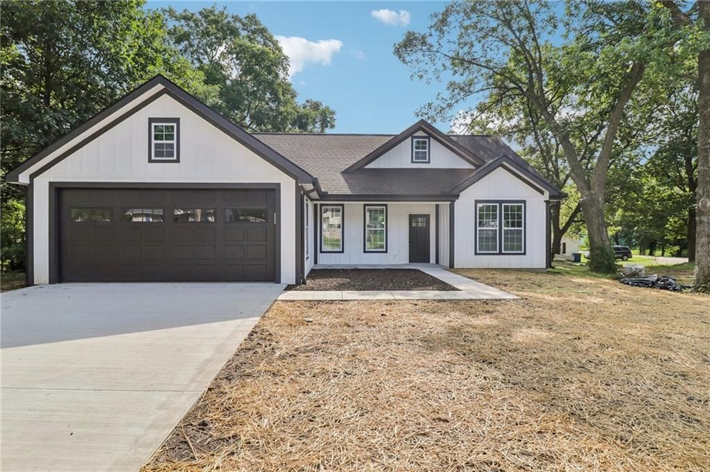 203 Saint Charles Street, Holden, MO