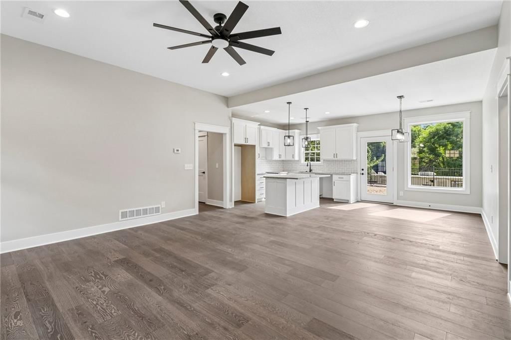 203 Saint Charles Street — photo 5