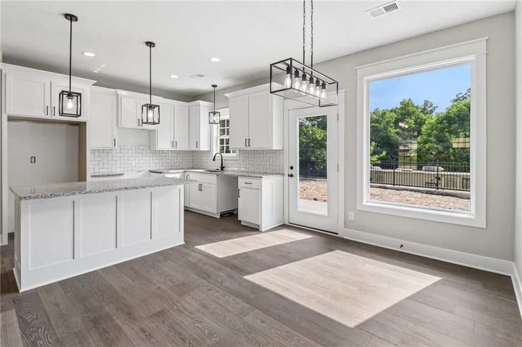 203 Saint Charles Street — photo 8