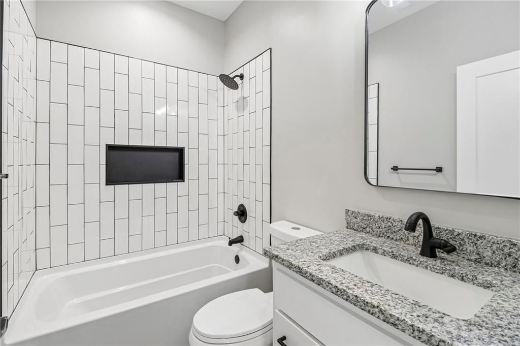 203 Saint Charles Street — photo 23