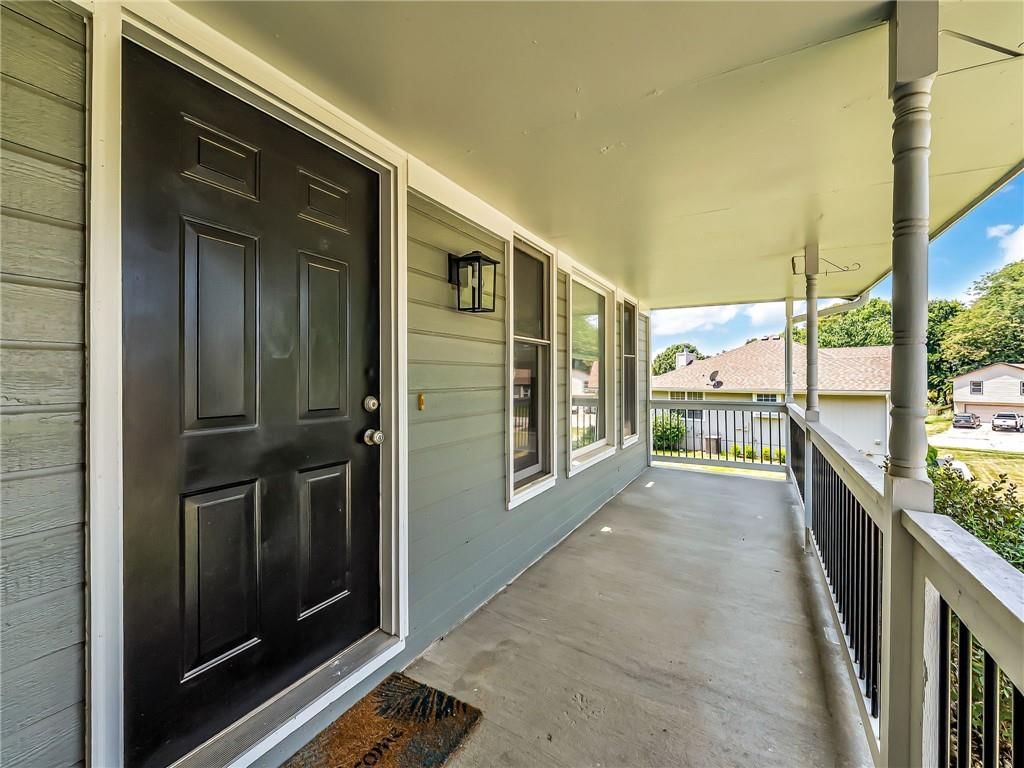 805 Black Oak Drive — photo 4