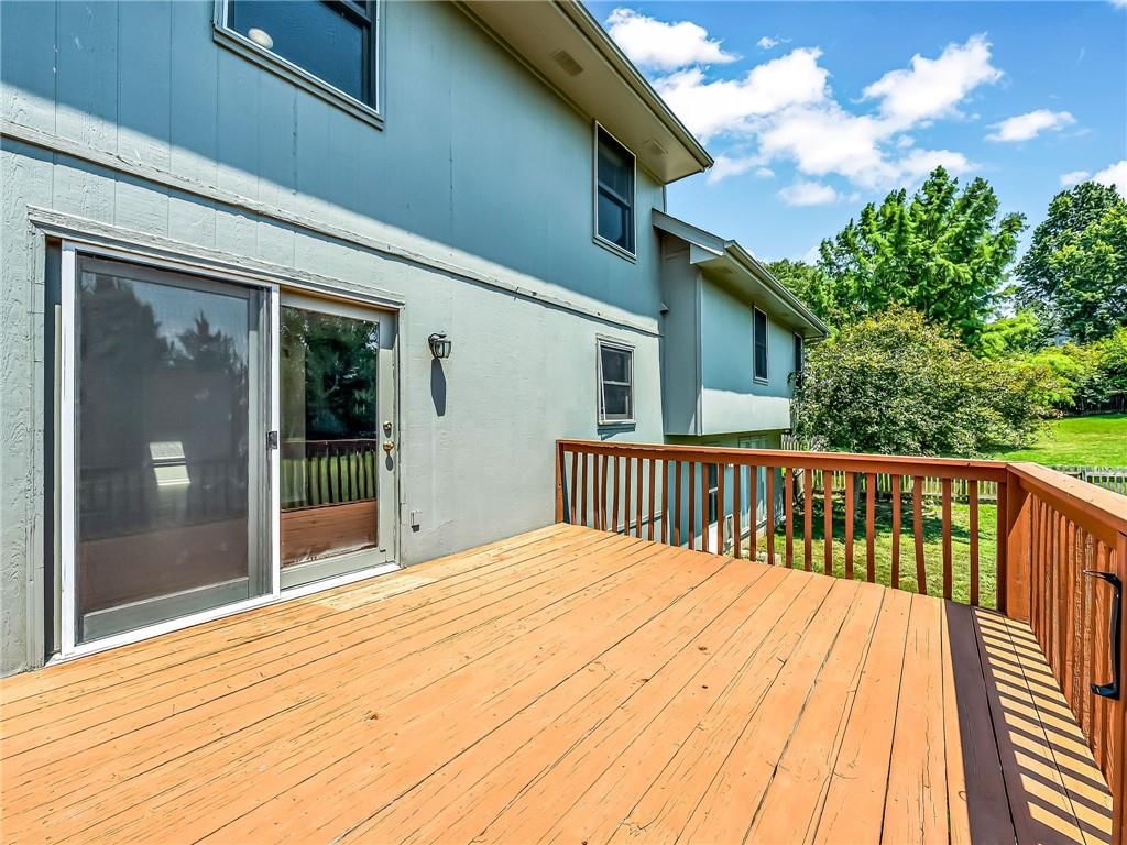 805 Black Oak Drive — photo 24