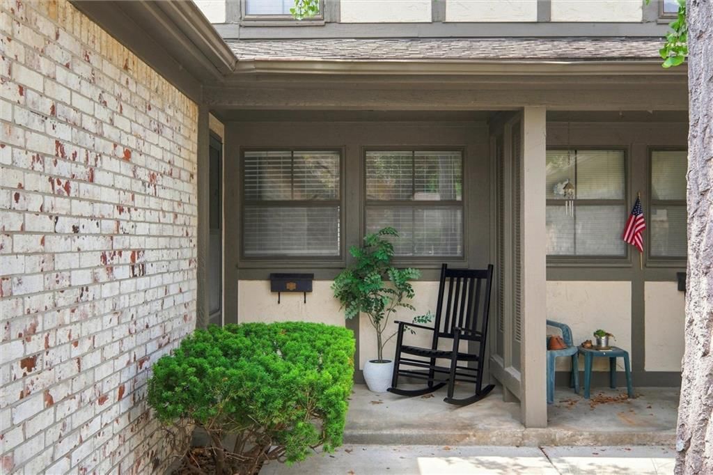 10220 Foster Street — photo 4
