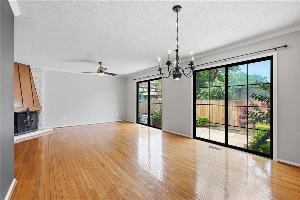 10220 Foster Street — photo 9