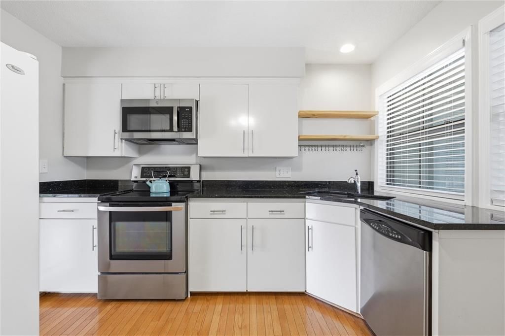 10220 Foster Street — photo 15