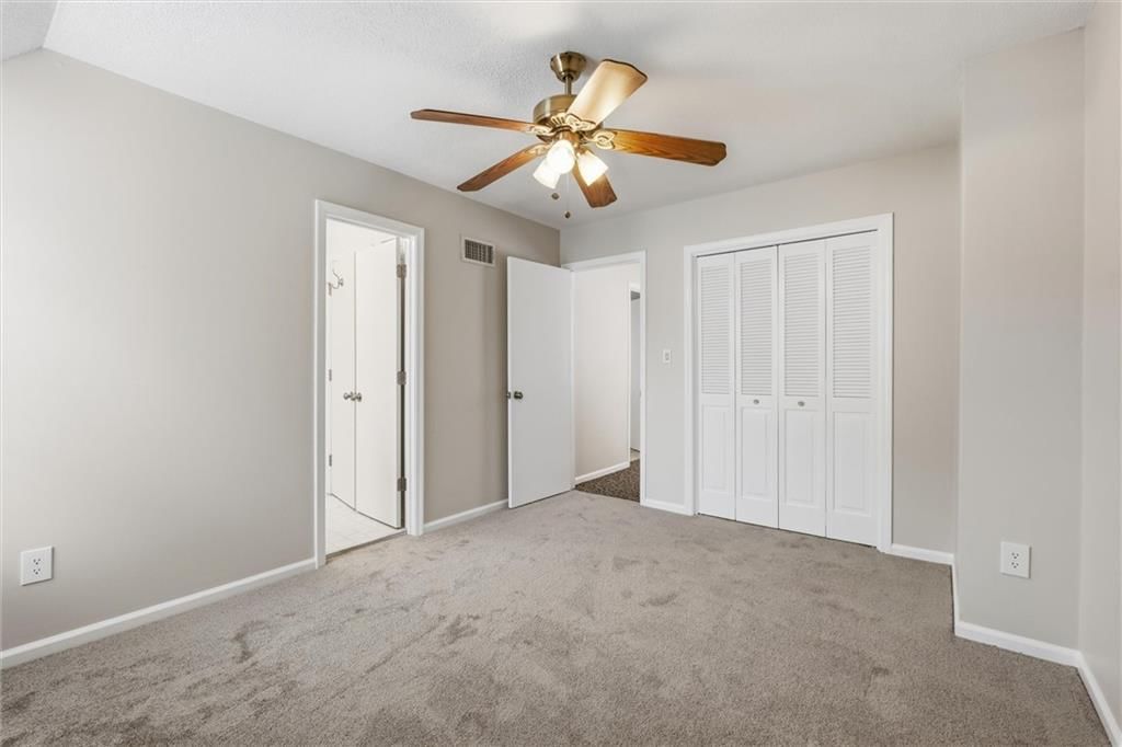 10220 Foster Street — photo 27