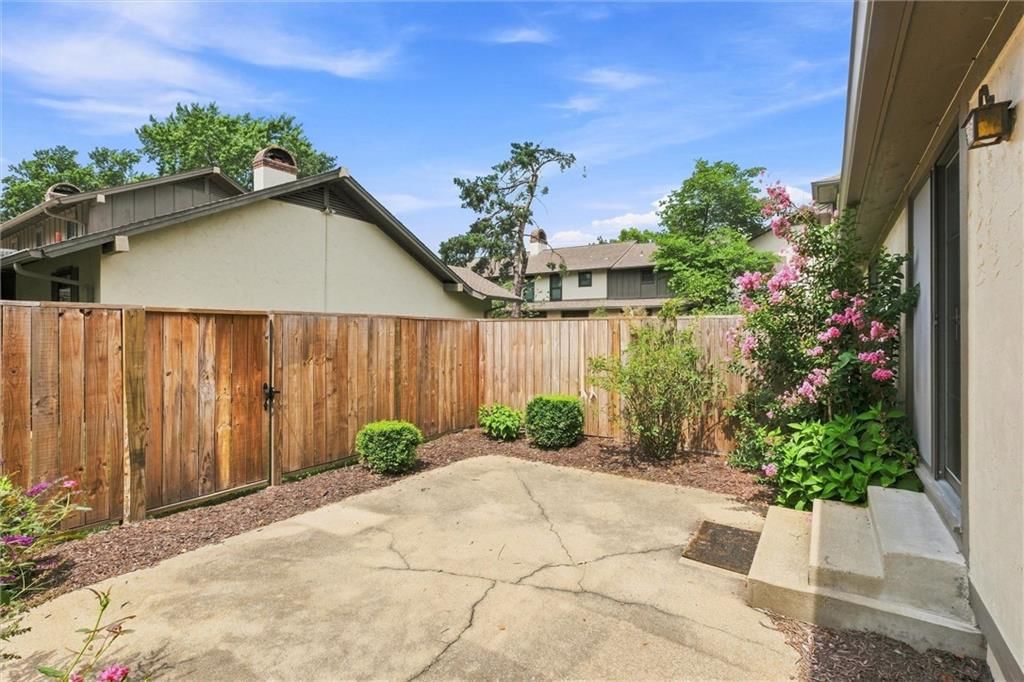 10220 Foster Street — photo 33