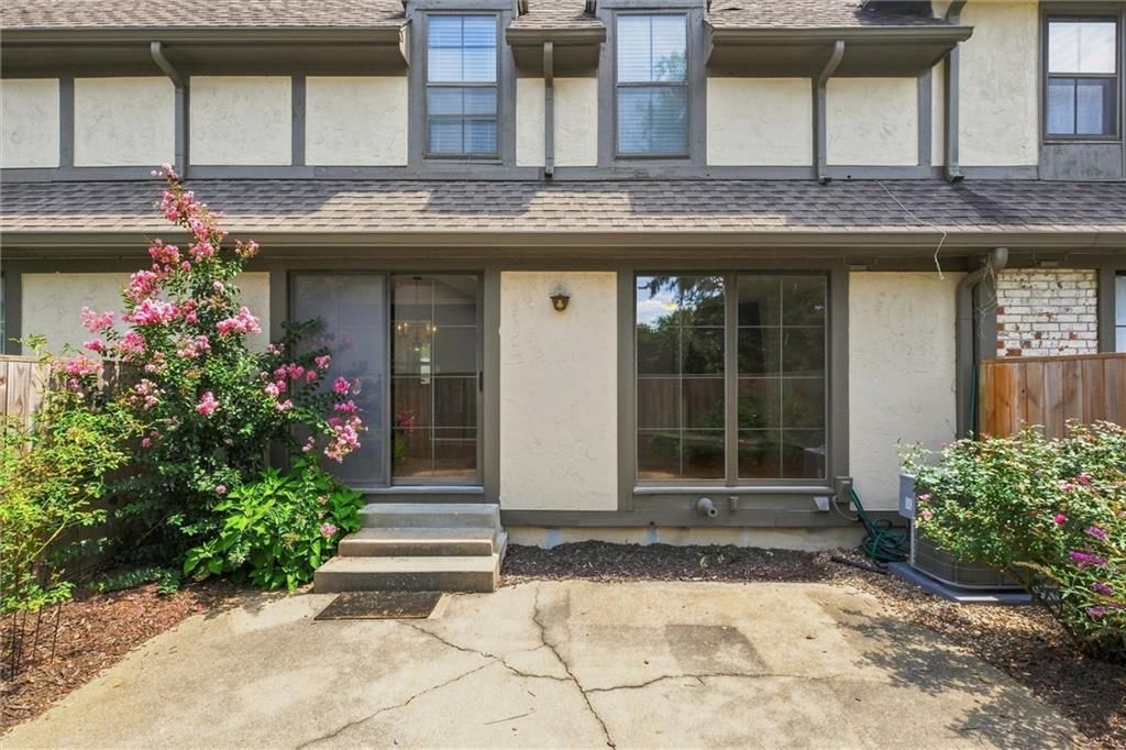 10220 Foster Street — photo 36