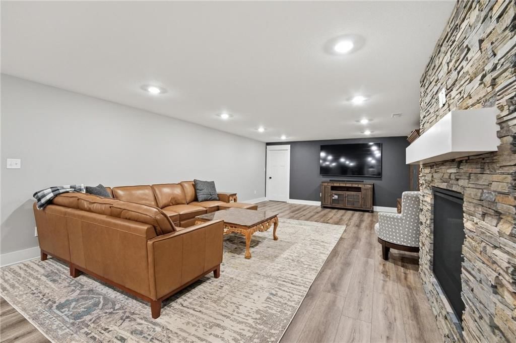 15928 E Cogan Lane — photo 51