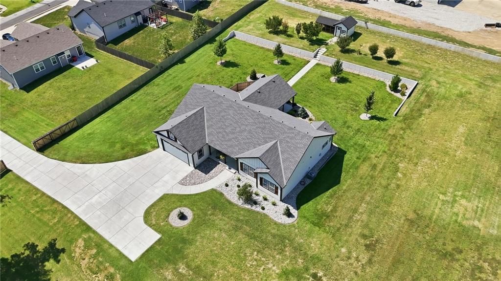 15928 E Cogan Lane — photo 74