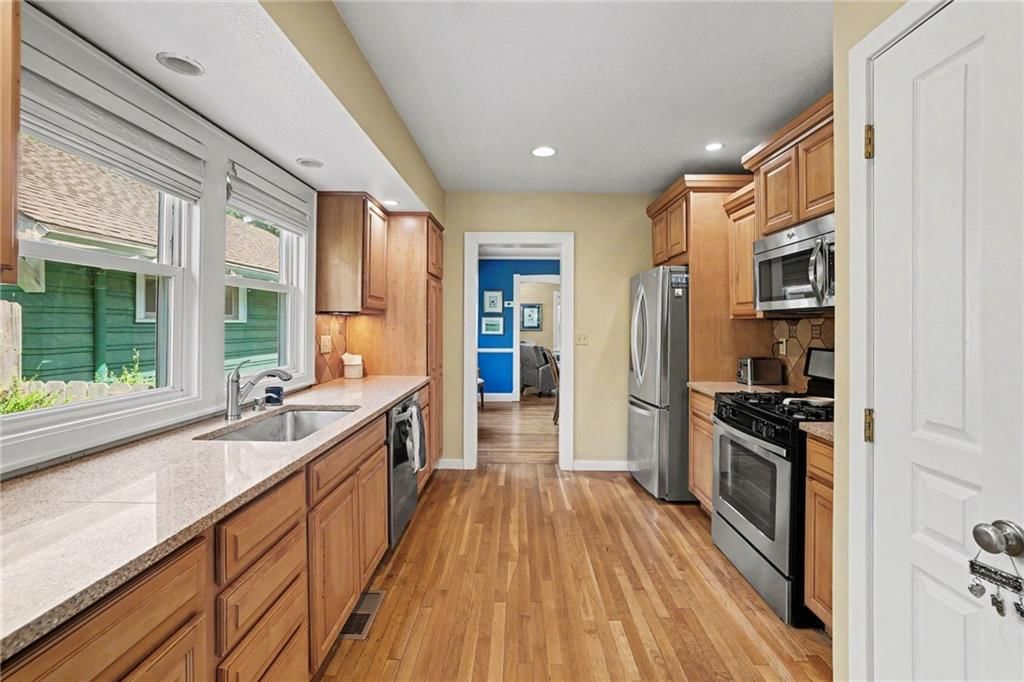 4806 Westwood Road — photo 8