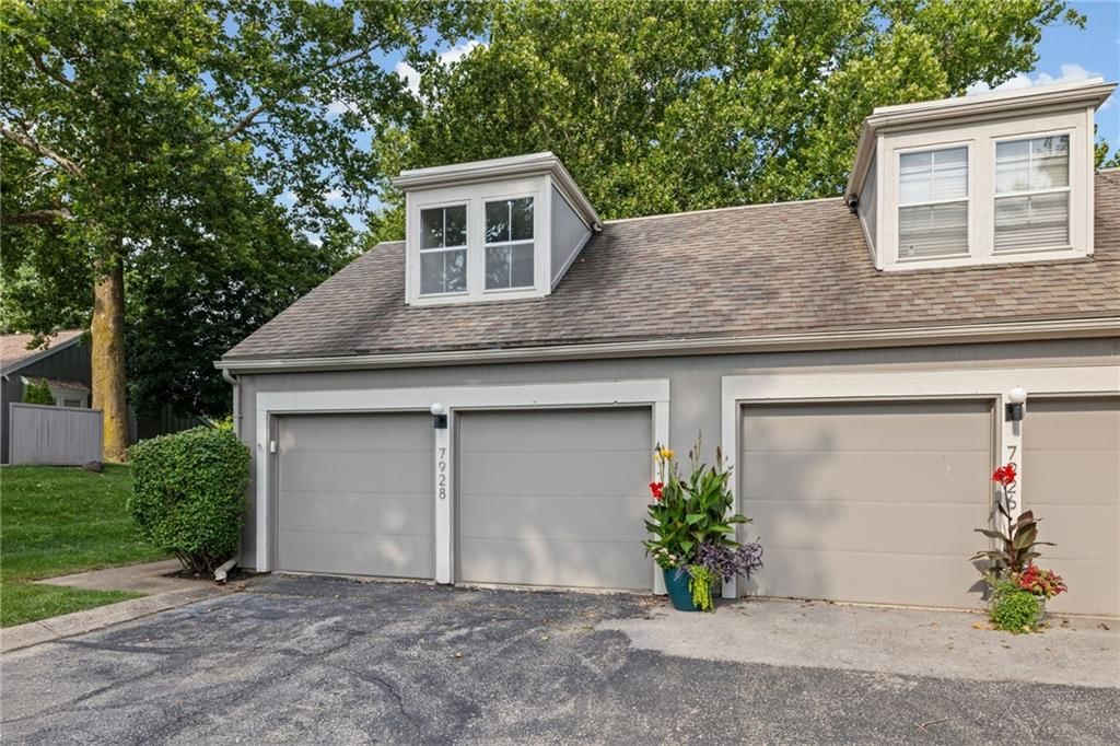 7928 Halsey Street — photo 2