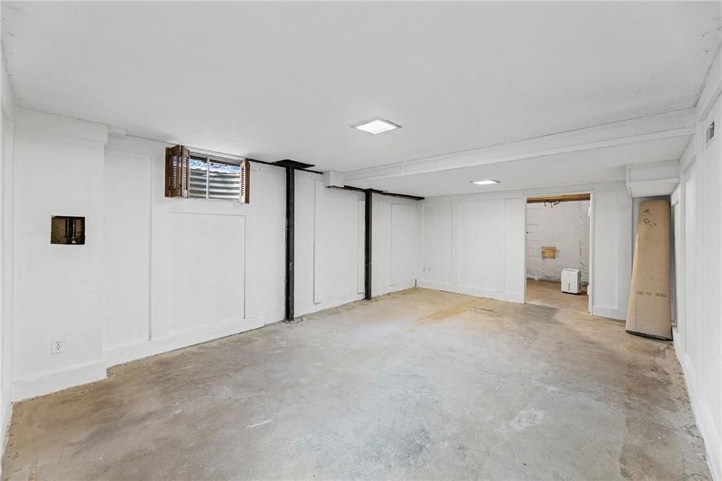 7928 Halsey Street — photo 33