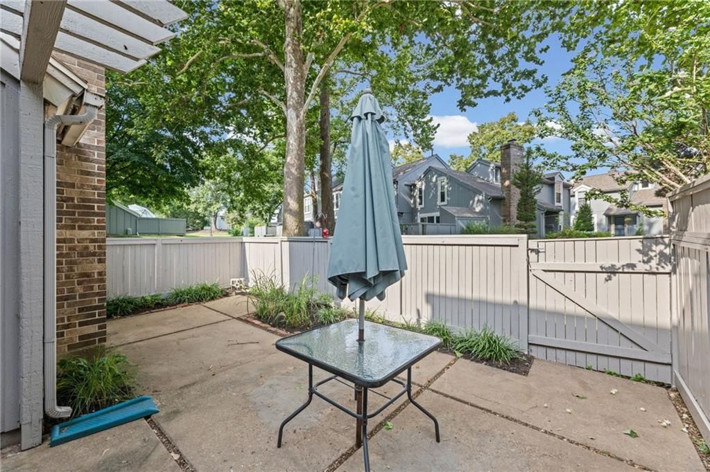 7928 Halsey Street — photo 42