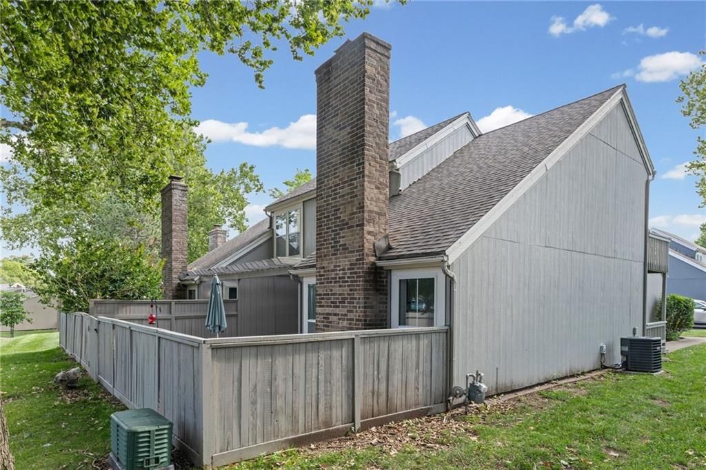 7928 Halsey Street — photo 46