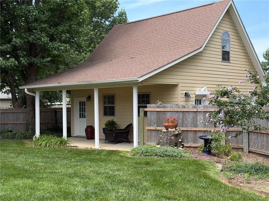 706 Neosho Court — photo 44