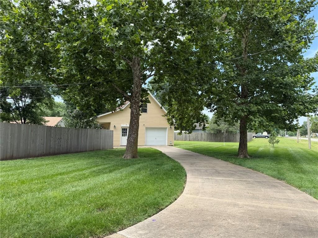 706 Neosho Court — photo 45