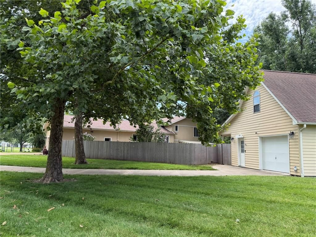 706 Neosho Court — photo 53