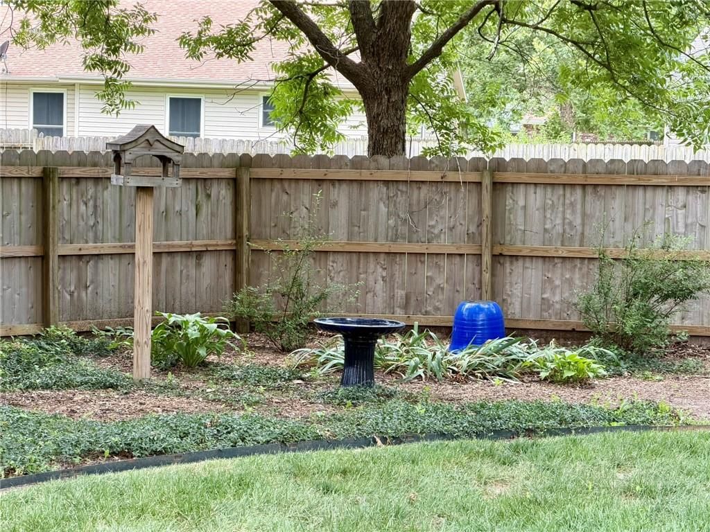 706 Neosho Court — photo 54