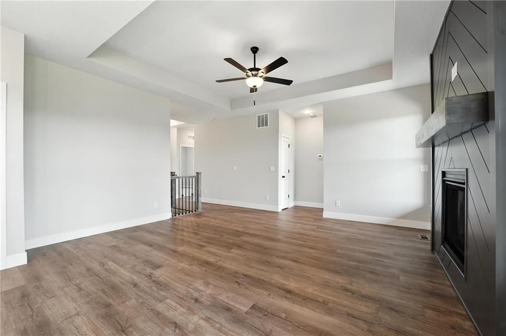 12508 S White Ash Lane — photo 2