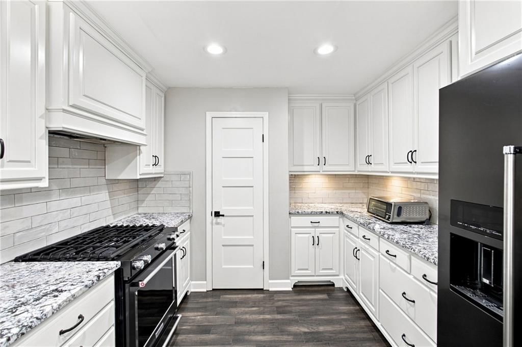244 N Winnebago Drive — photo 8