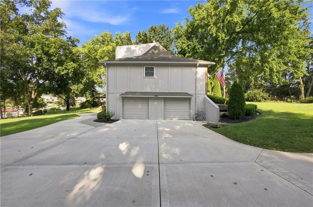 244 N Winnebago Drive — photo 31