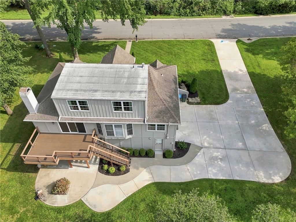 244 N Winnebago Drive — photo 47