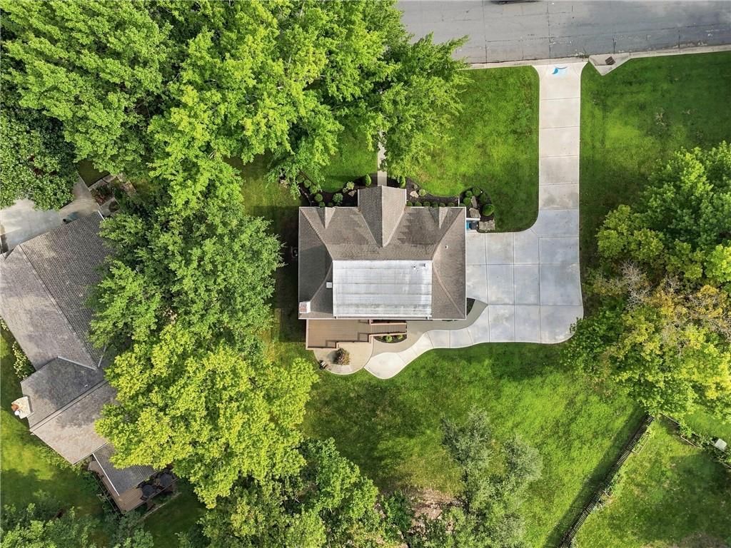 244 N Winnebago Drive — photo 50