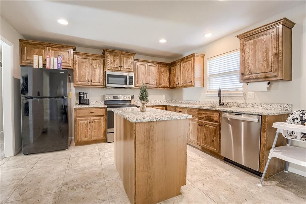 214 NE Greystone Way — photo 10