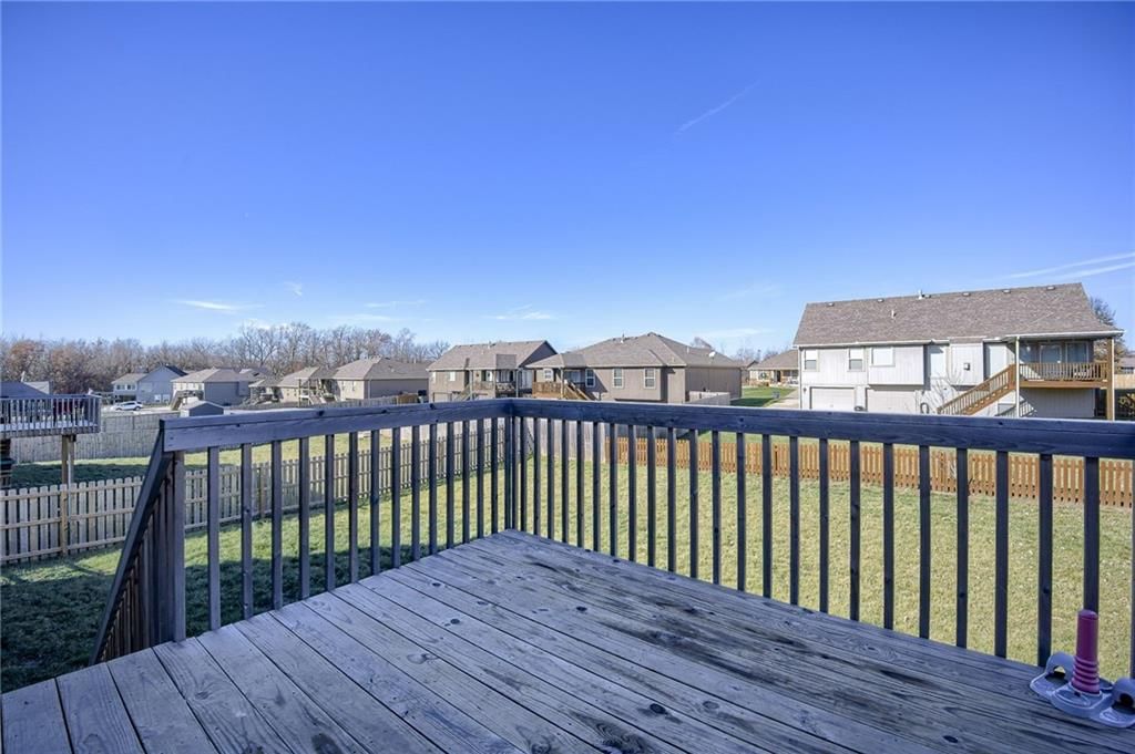 214 NE Greystone Way — photo 33