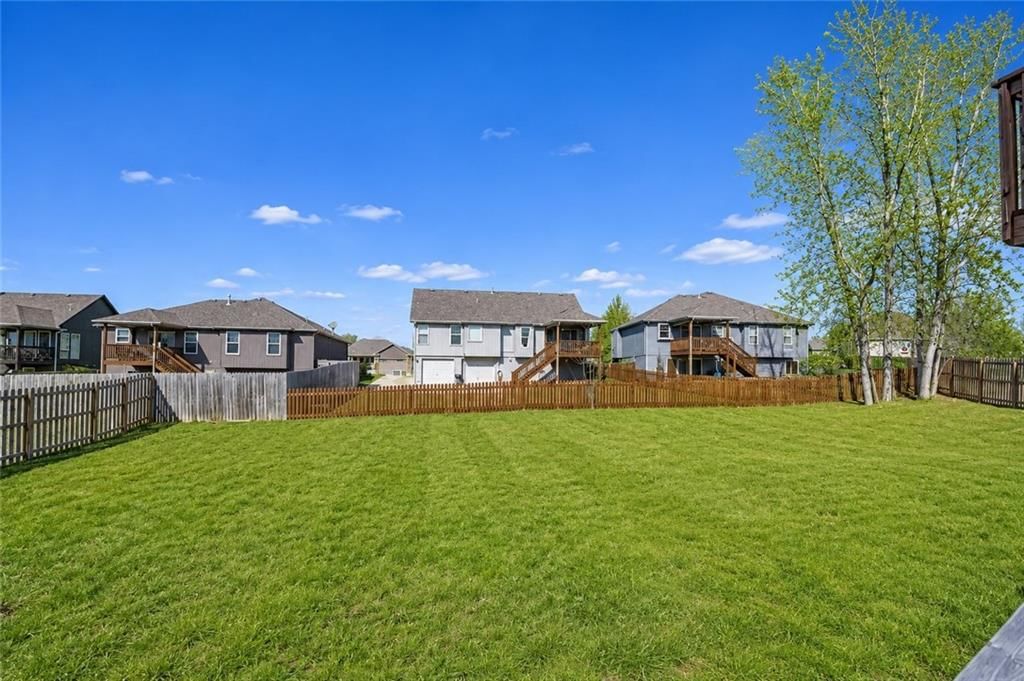 214 NE Greystone Way — photo 34