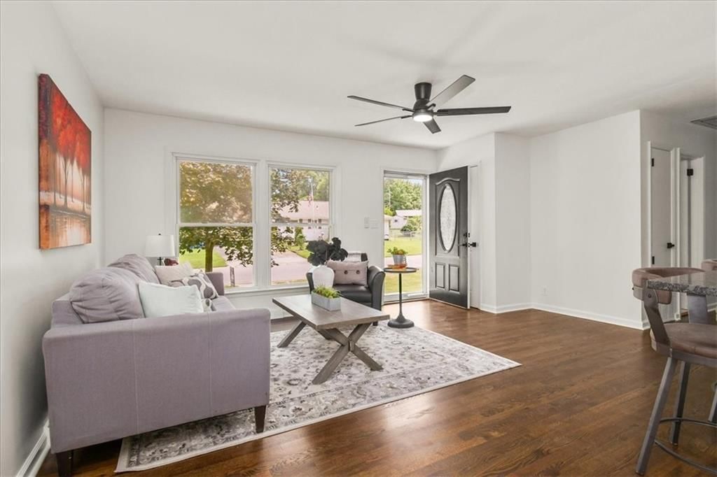 1002 S Main Street — photo 10
