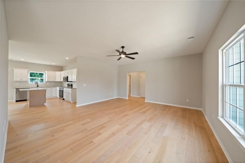 571 S Meadowbrook Street — photo 5