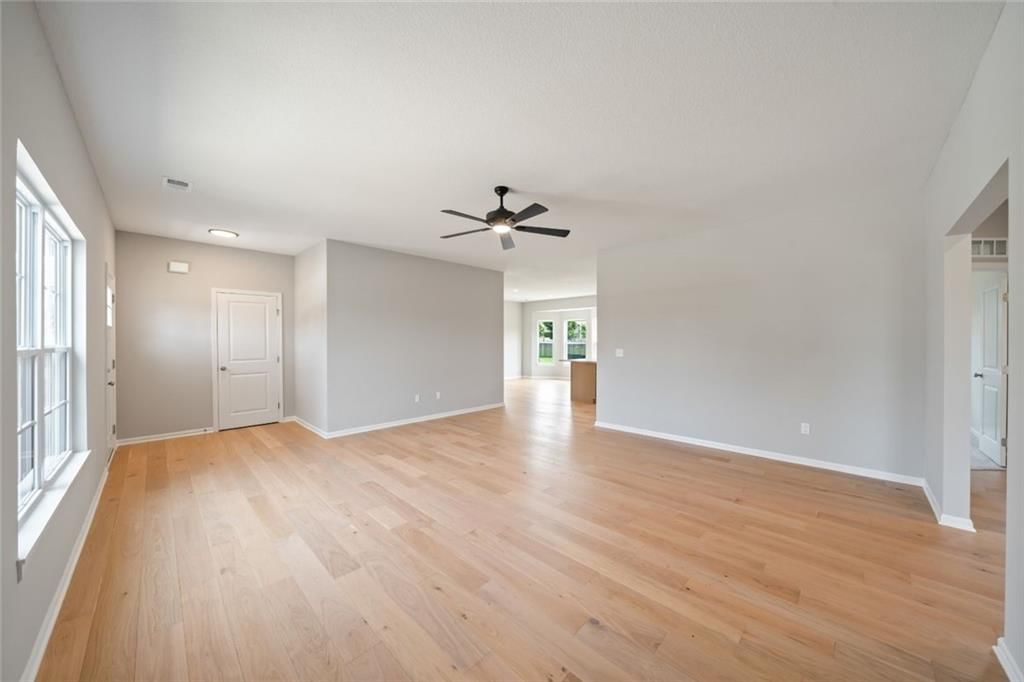 571 S Meadowbrook Street — photo 8
